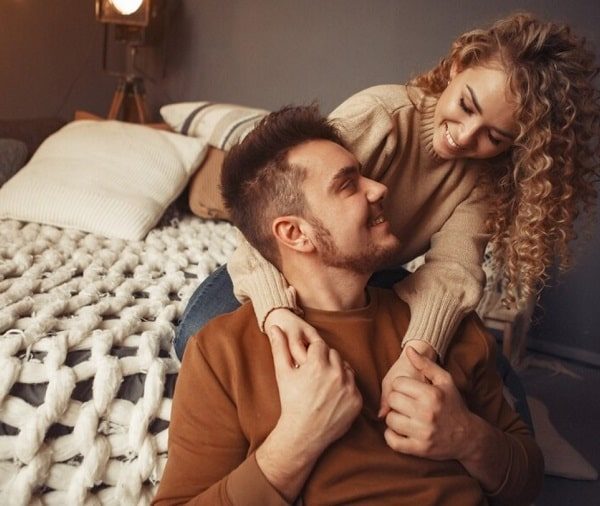 چرا اولین رابطه جنسی برای یک زن آزاردهنده است؟